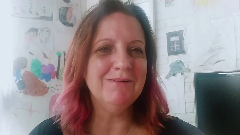 Adriana Pastori gravando o depoimento